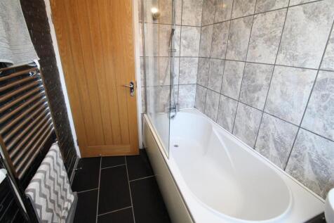 Bathroom2.JPG