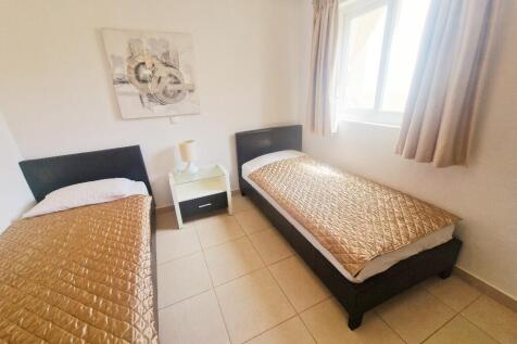 Twin Bedroom