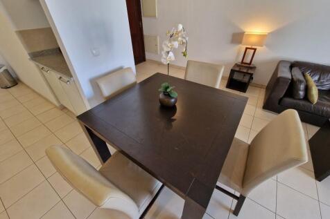 Eating Area 