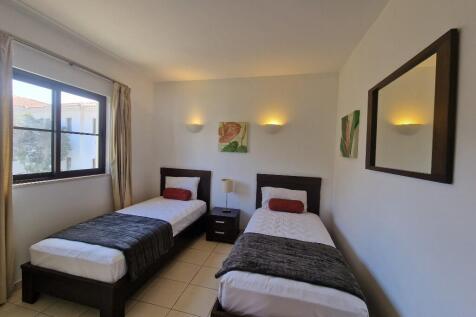 Twin bedroom