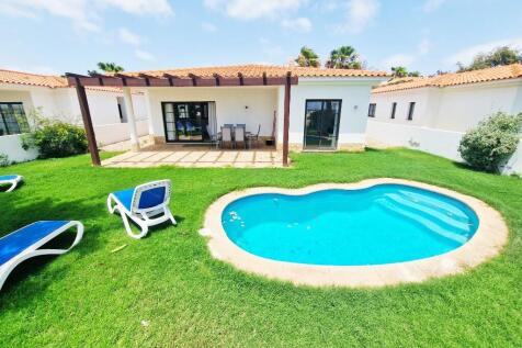 Private swimmingpool