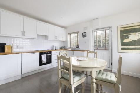 Kitchen/Dining Area