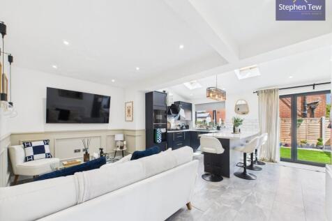 Living / Dining Kitchen