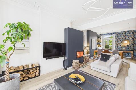 Lounge/ Dining Room