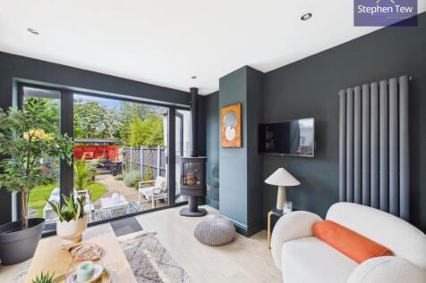 Kitchen/ Lounge