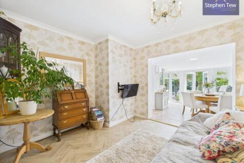 Living Room/Bedroom