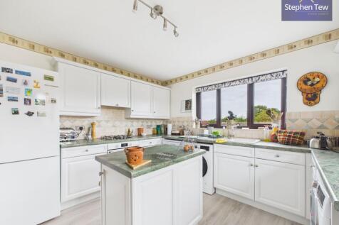 Kitchen/ Dining Room
