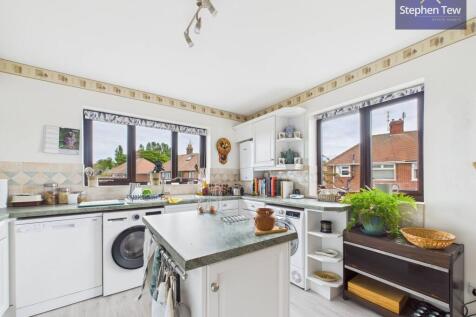 Kitchen/ Dining Room