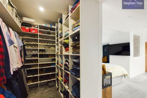 Walk-In Wardrobe