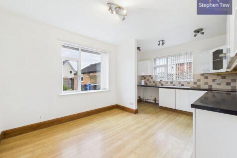 Kitchen/ Dining Room