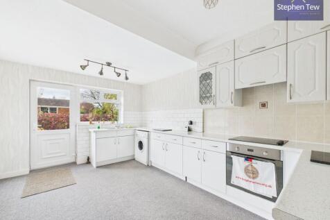Kitchen/ Dining Room