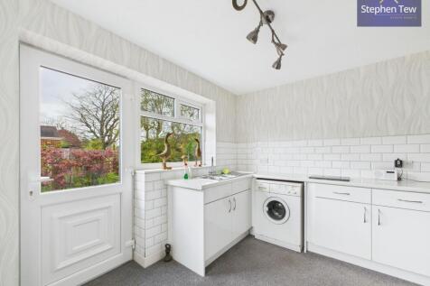Kitchen/ Dining Room