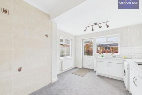 Kitchen/ Dining Room