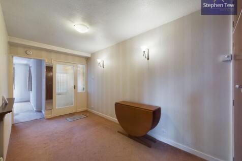 Hall/Dining Area