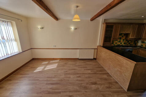 Lounge/Dining
