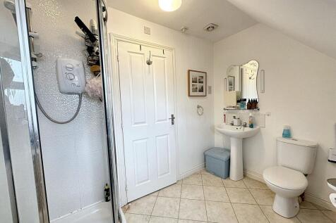 Bedroom 1 En-suite