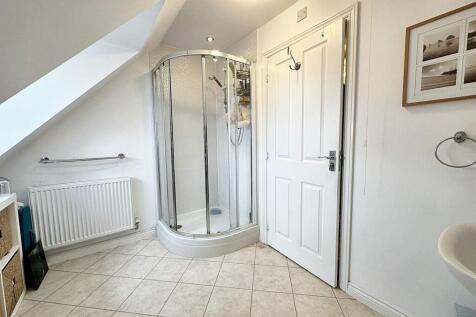 Bedroom 1 En-suite