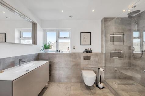 Master En-Suite