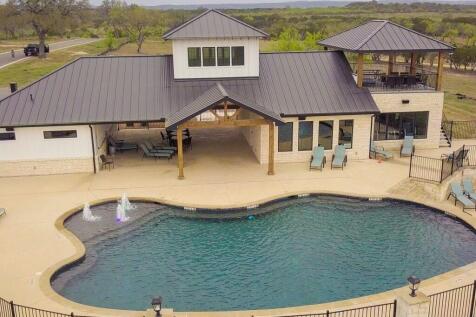 Community pool 
