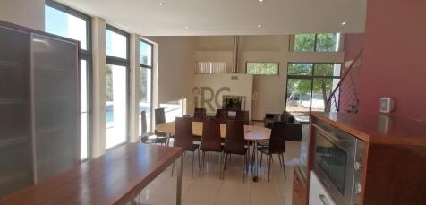 Property Image 100