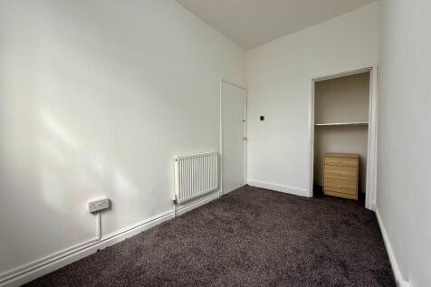Rear bedroom