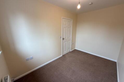 Rear bedroom