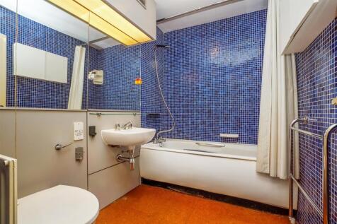Bathroom.jpg