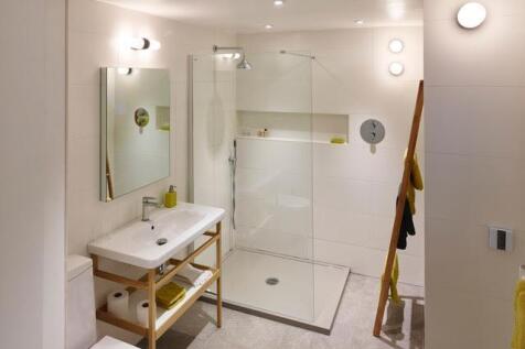 bathroom 2.jpg
