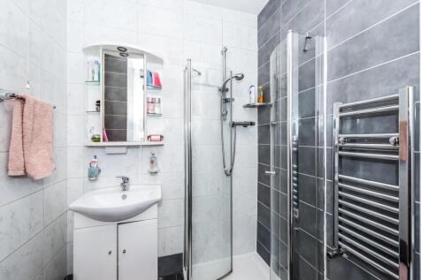 Bathroom 6.jpg
