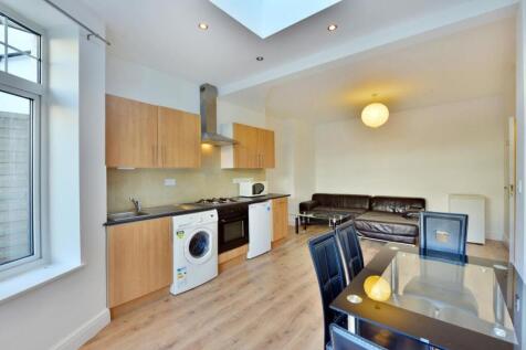 2&#64;32 Clifton Gdns.04.jpg