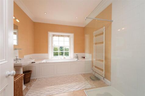 Principal Bathroom