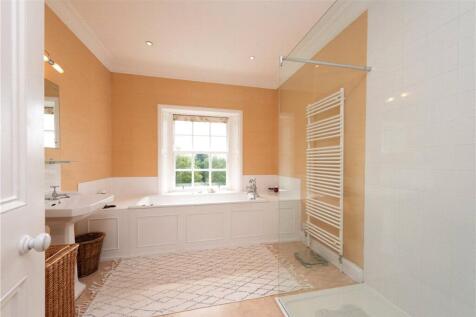 Principal Bathroom