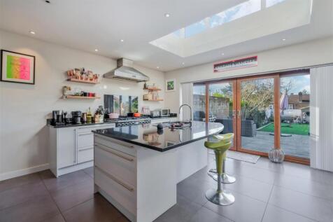 AMBERLEY GARDENS (20 FROM 34)-21.jpg