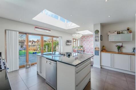 AMBERLEY GARDENS (20 FROM 34)-24.jpg