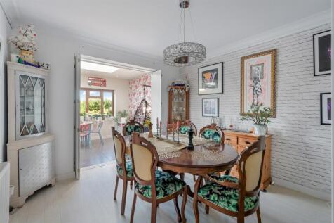 AMBERLEY GARDENS (20 FROM 34)-15.jpg