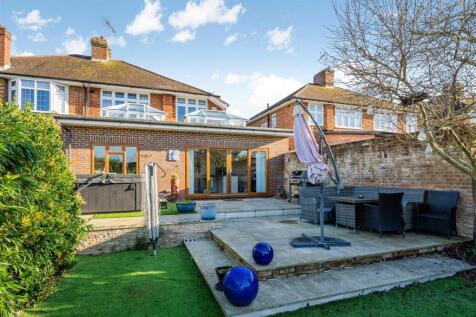 AMBERLEY GARDENS (20 FROM 34)-32.jpg