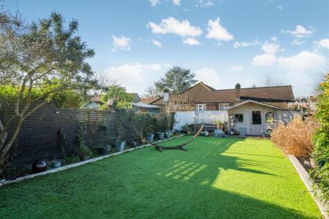 AMBERLEY GARDENS (20 FROM 34)-31.jpg