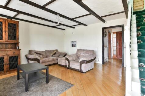 (Clean) 203 Gilders Road-Chessington (4 of 13).jpg