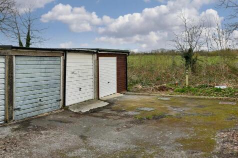 (Clean) 203 Gilders Road-Chessington (13 of 13).jp