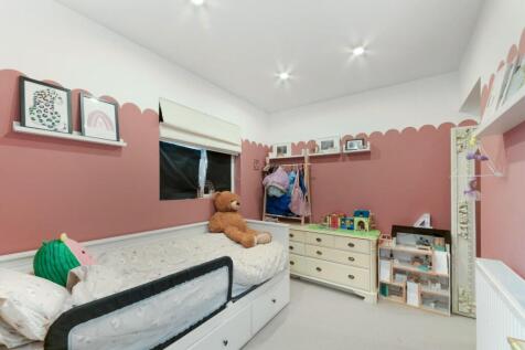 KIRBY CLOSE (4).jpg