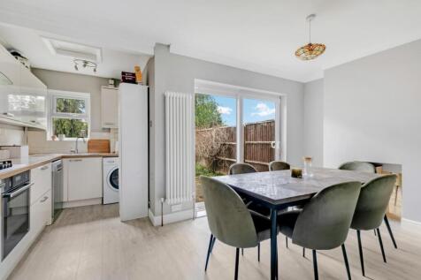 CAVERLEIGH WAY   -21.jpg
