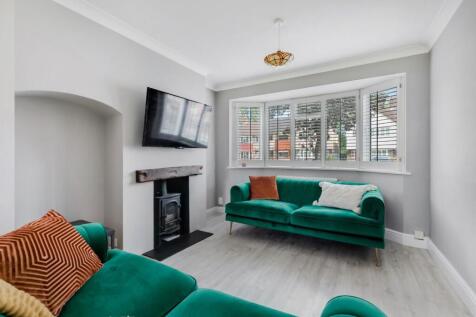 CAVERLEIGH WAY   -6.jpg
