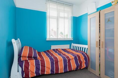 Bed 4.jpg