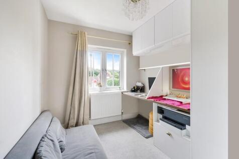CHESSINGTON ROAD -5.jpg