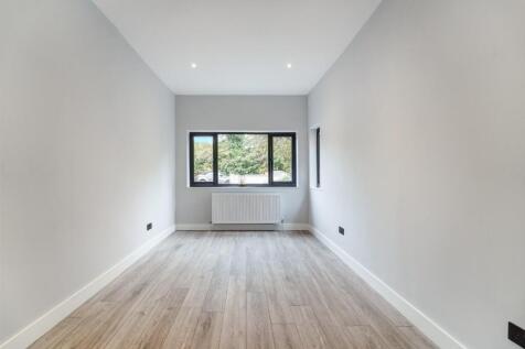 CHESSINGTON ROAD (19).jpg