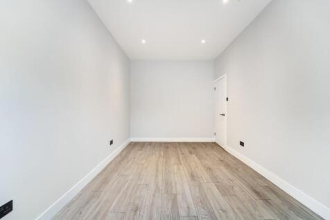 CHESSINGTON ROAD (20).jpg