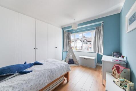 ELMSTEAD GARDENS (5).jpg