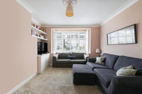 ELMSTEAD GARDENS (10).jpg