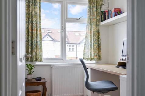 ELMSTEAD GARDENS (7).jpg