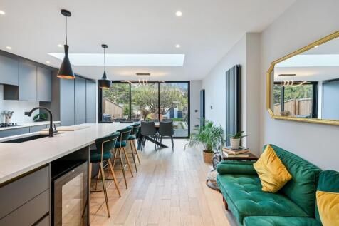 ARDROSSAN GARDENS (6).jpg